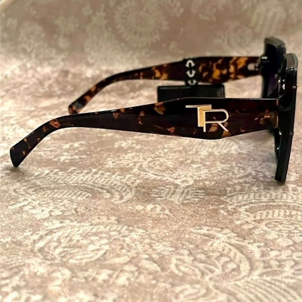 Brand New True Religion Oversized Square Sunglasses Tortoise Purple Lens